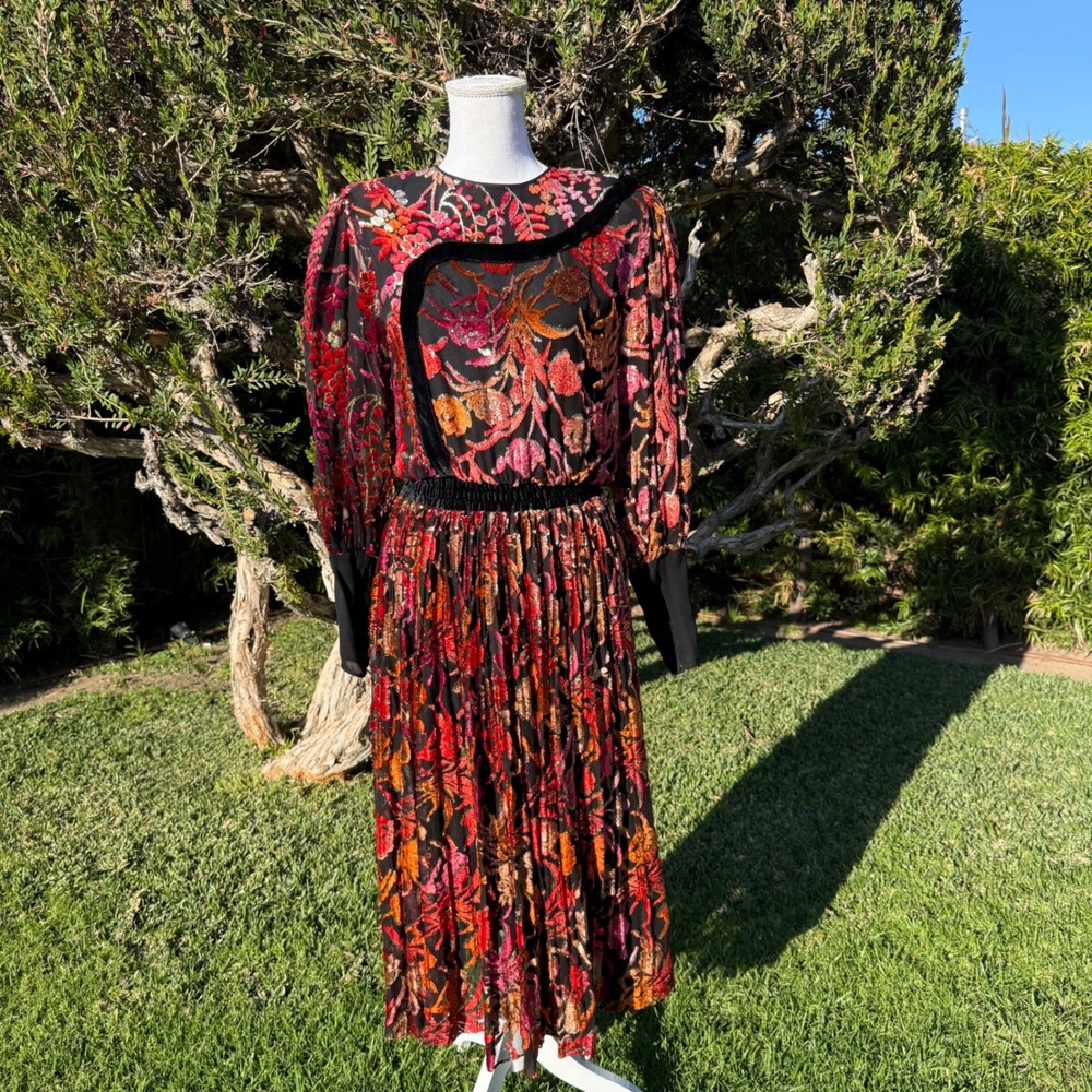 Vilmas Couture Black Velvet Floral Burnout‎ Midi Dress Puff Sleeve Smocked Waist